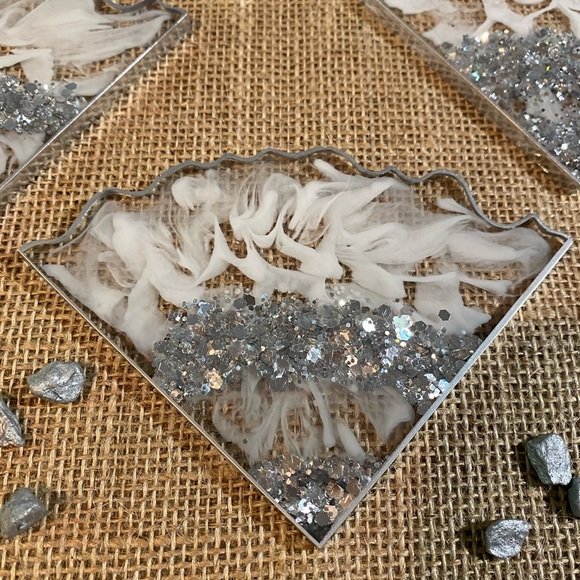 Coasters and trays - Picture 12 of 16